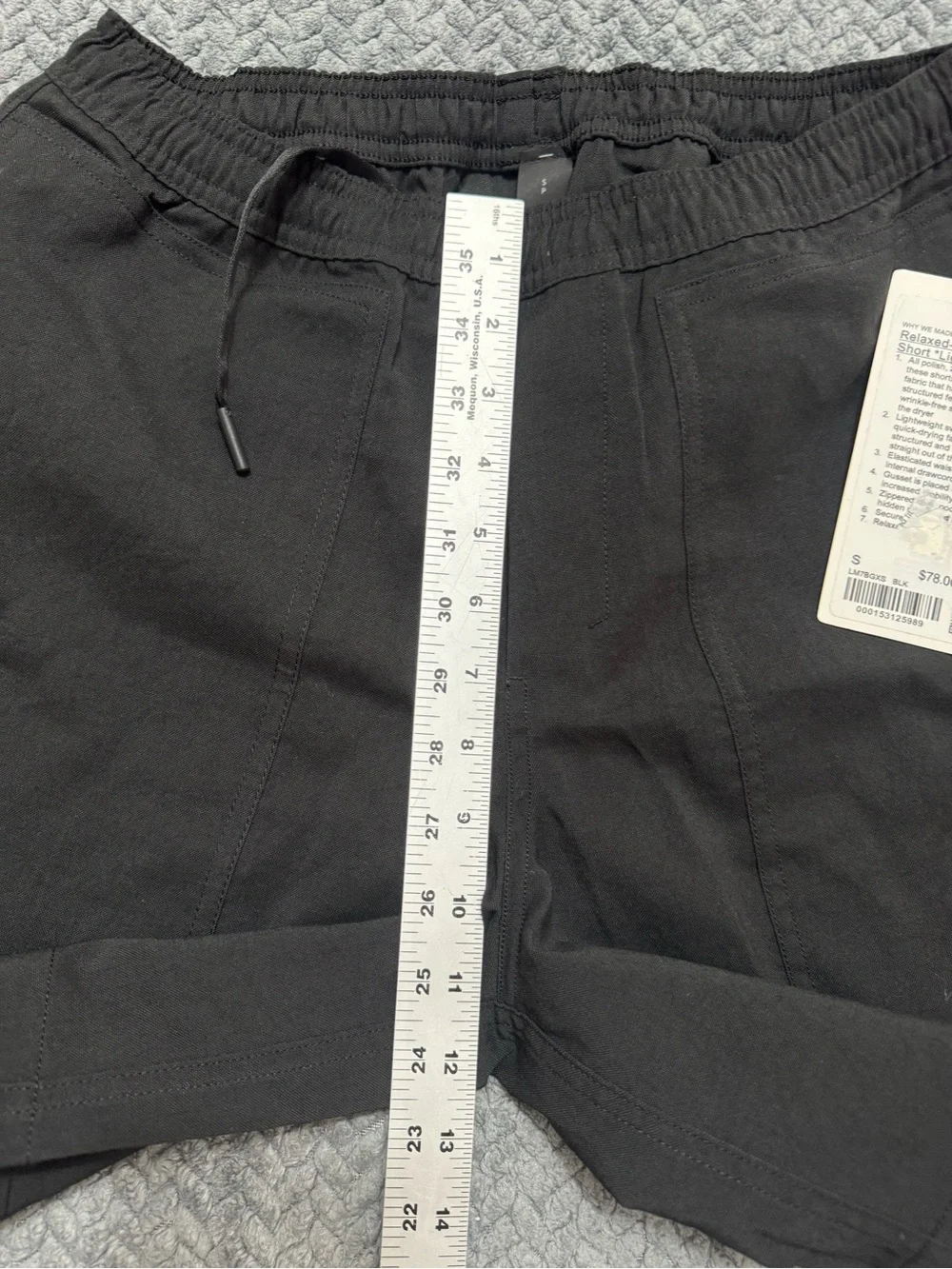 Lululemon Mens Relaxed Fit Pull on Short 7” Light Woven Black Size Small NWT